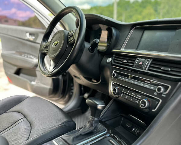 Сірий Кіа K5, об'ємом двигуна 1.69 л та пробігом 105 тис. км за 16399 $, фото 9 на Automoto.ua