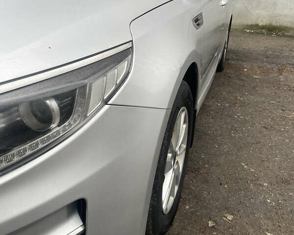 Сірий Кіа K5, об'ємом двигуна 2 л та пробігом 350 тис. км за 11200 $, фото 2 на Automoto.ua