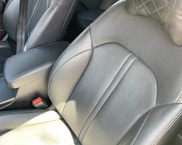 Серый Киа K5, объемом двигателя 2 л и пробегом 157 тыс. км за 11900 $, фото 35 на Automoto.ua