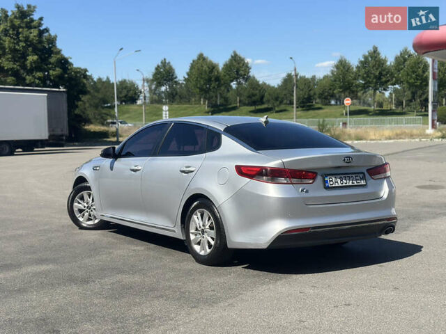 Сірий Кіа K5, об'ємом двигуна 2 л та пробігом 200 тис. км за 12000 $, фото 2 на Automoto.ua