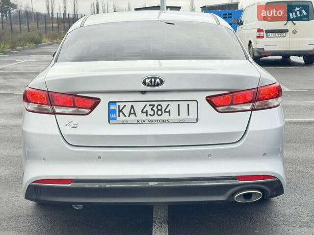 Серый Киа K5, объемом двигателя 2 л и пробегом 307 тыс. км за 8950 $, фото 5 на Automoto.ua