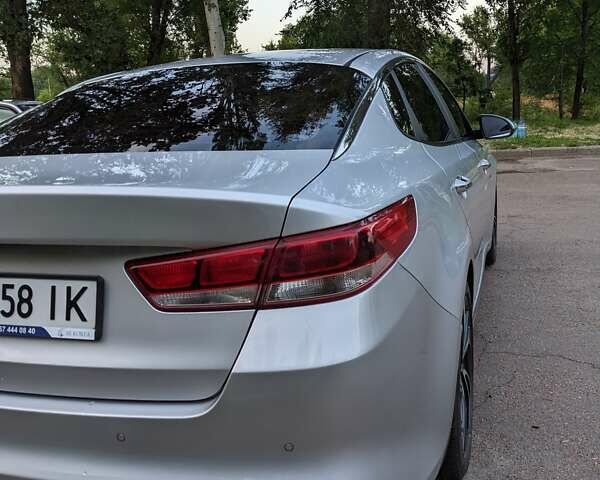 Сірий Кіа K5, об'ємом двигуна 2 л та пробігом 71 тис. км за 13999 $, фото 21 на Automoto.ua