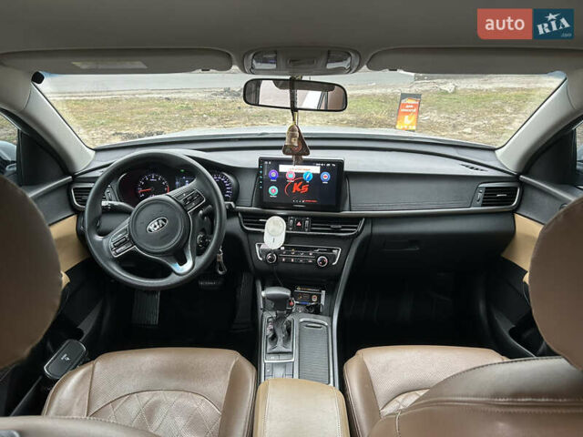 Серый Киа K5, объемом двигателя 2 л и пробегом 300 тыс. км за 10300 $, фото 31 на Automoto.ua