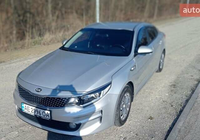 Серый Киа K5, объемом двигателя 2 л и пробегом 117 тыс. км за 14900 $, фото 84 на Automoto.ua