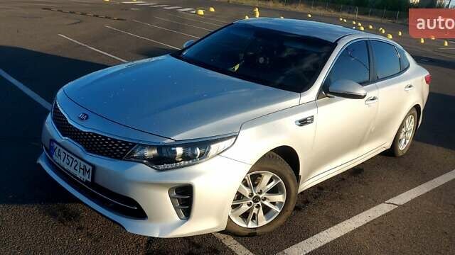 Серый Киа K5, объемом двигателя 2 л и пробегом 290 тыс. км за 12000 $, фото 7 на Automoto.ua