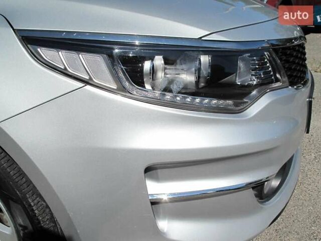 Сірий Кіа K5, об'ємом двигуна 2 л та пробігом 249 тис. км за 11150 $, фото 9 на Automoto.ua