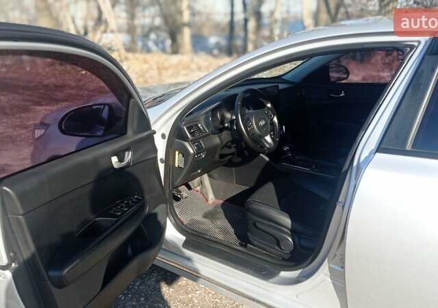 Серый Киа K5, объемом двигателя 2 л и пробегом 117 тыс. км за 14900 $, фото 20 на Automoto.ua