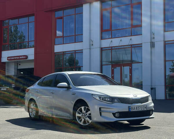 Сірий Кіа K5, об'ємом двигуна 2 л та пробігом 200 тис. км за 12000 $, фото 1 на Automoto.ua