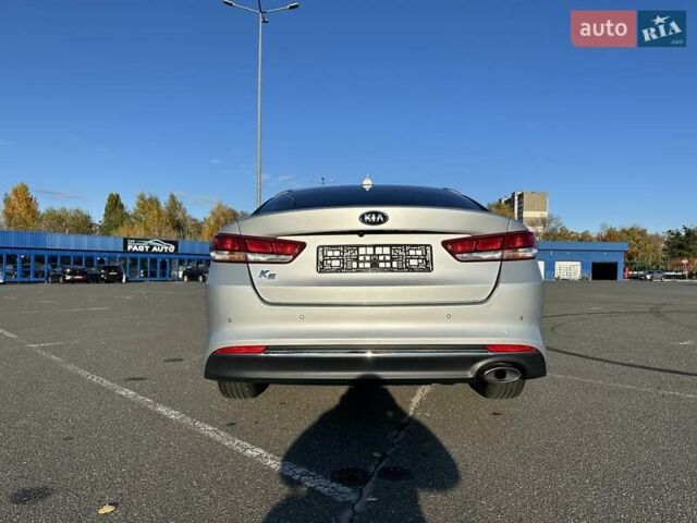 Сірий Кіа K5, об'ємом двигуна 2 л та пробігом 106 тис. км за 13300 $, фото 7 на Automoto.ua