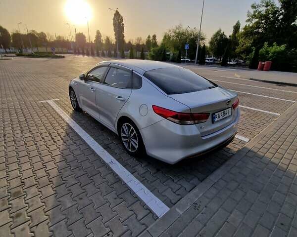 Серый Киа K5, объемом двигателя 2 л и пробегом 285 тыс. км за 13000 $, фото 2 на Automoto.ua