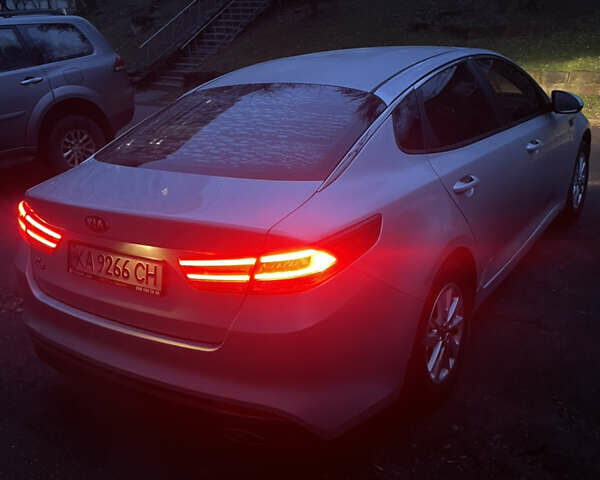 Сірий Кіа K5, об'ємом двигуна 2 л та пробігом 350 тис. км за 11200 $, фото 11 на Automoto.ua