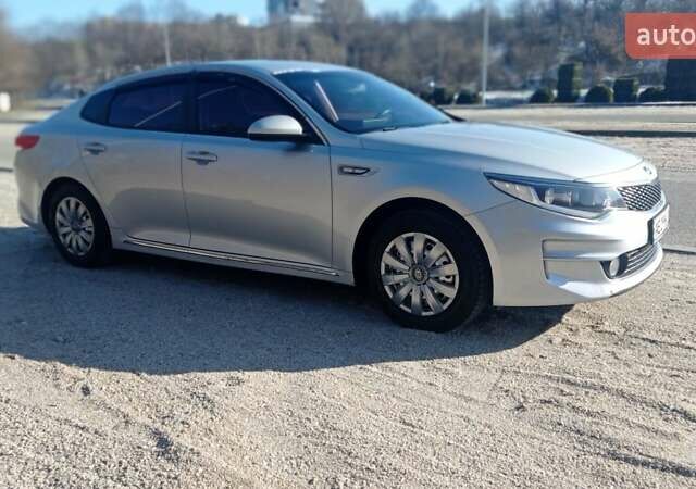 Серый Киа K5, объемом двигателя 2 л и пробегом 117 тыс. км за 14900 $, фото 29 на Automoto.ua