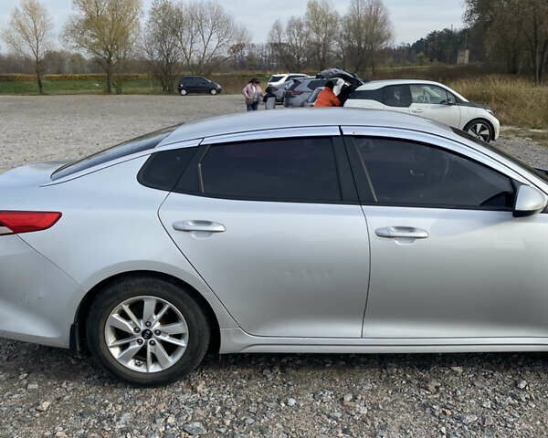 Сірий Кіа K5, об'ємом двигуна 2 л та пробігом 142 тис. км за 10000 $, фото 7 на Automoto.ua