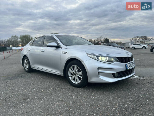 Серый Киа K5, объемом двигателя 2 л и пробегом 300 тыс. км за 10300 $, фото 18 на Automoto.ua