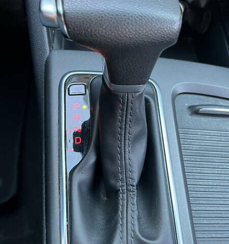 Сірий Кіа K5, об'ємом двигуна 2 л та пробігом 267 тис. км за 13700 $, фото 9 на Automoto.ua