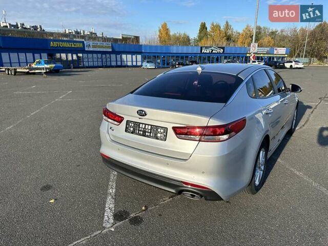 Сірий Кіа K5, об'ємом двигуна 2 л та пробігом 106 тис. км за 13300 $, фото 8 на Automoto.ua