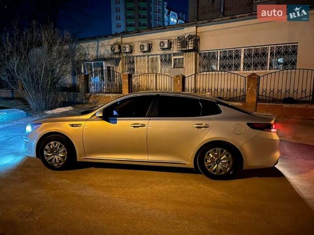 Серый Киа K5, объемом двигателя 2 л и пробегом 117 тыс. км за 14900 $, фото 55 на Automoto.ua