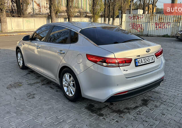 Сірий Кіа K5, об'ємом двигуна 2 л та пробігом 267 тис. км за 13700 $, фото 4 на Automoto.ua