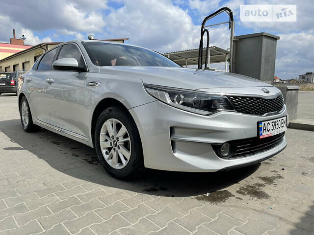Серый Киа K5, объемом двигателя 2 л и пробегом 136 тыс. км за 11500 $, фото 2 на Automoto.ua