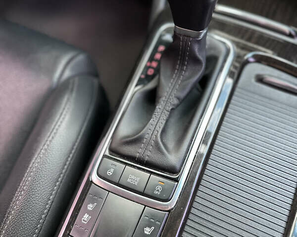 Сірий Кіа K5, об'ємом двигуна 1.69 л та пробігом 105 тис. км за 16399 $, фото 16 на Automoto.ua