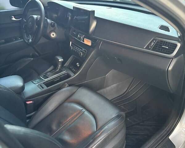 Сірий Кіа K5, об'ємом двигуна 2 л та пробігом 265 тис. км за 11000 $, фото 14 на Automoto.ua