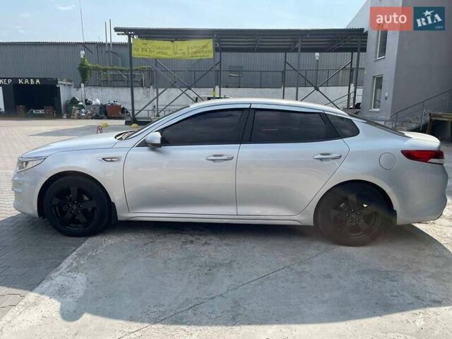 Серый Киа K5, объемом двигателя 2 л и пробегом 281 тыс. км за 11250 $, фото 9 на Automoto.ua