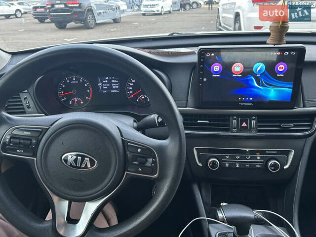 Серый Киа K5, объемом двигателя 2 л и пробегом 300 тыс. км за 10300 $, фото 25 на Automoto.ua