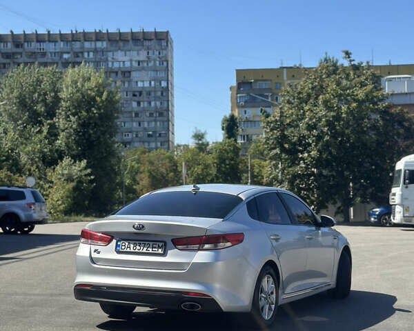Сірий Кіа K5, об'ємом двигуна 2 л та пробігом 200 тис. км за 12000 $, фото 6 на Automoto.ua