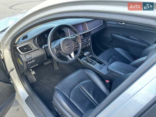 Сірий Кіа K5, об'ємом двигуна 2 л та пробігом 106 тис. км за 13300 $, фото 17 на Automoto.ua