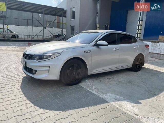 Серый Киа K5, объемом двигателя 2 л и пробегом 281 тыс. км за 11250 $, фото 2 на Automoto.ua