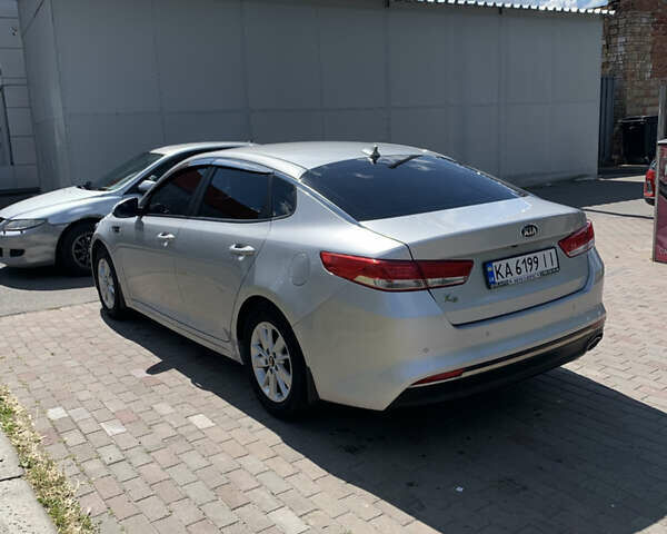 Серый Киа K5, объемом двигателя 2 л и пробегом 157 тыс. км за 11900 $, фото 7 на Automoto.ua
