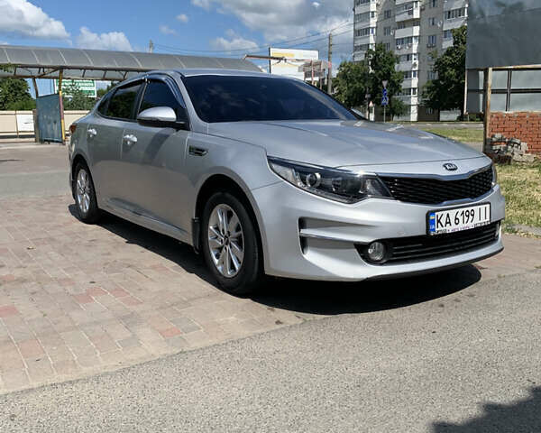 Серый Киа K5, объемом двигателя 2 л и пробегом 157 тыс. км за 11900 $, фото 2 на Automoto.ua