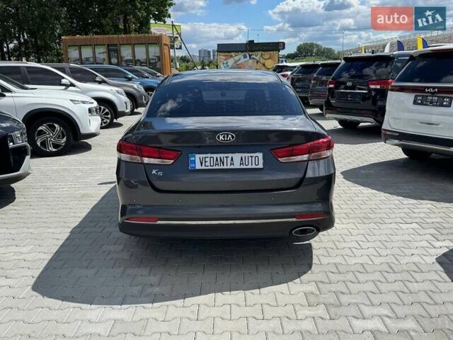 Сірий Кіа K5, об'ємом двигуна 2 л та пробігом 257 тис. км за 12200 $, фото 4 на Automoto.ua