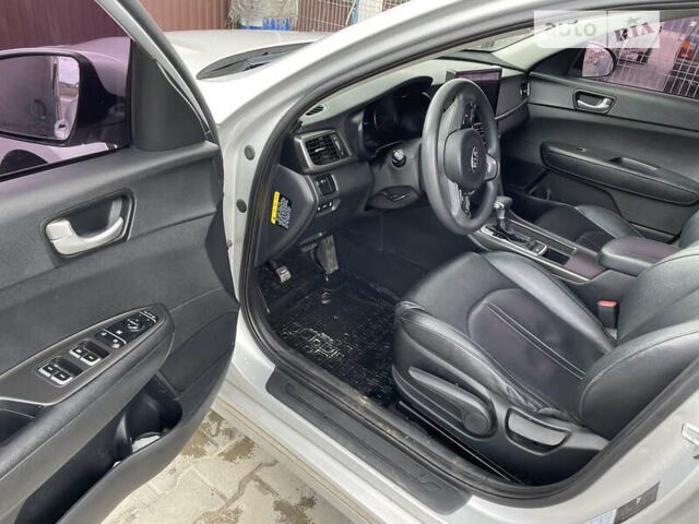 Серый Киа K5, объемом двигателя 2 л и пробегом 136 тыс. км за 11500 $, фото 9 на Automoto.ua