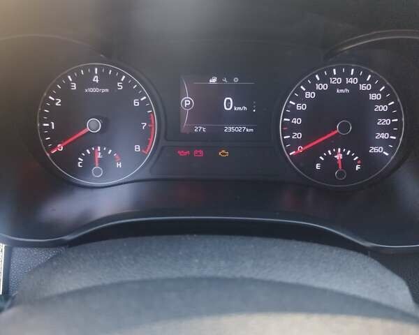 Сірий Кіа K5, об'ємом двигуна 2 л та пробігом 235 тис. км за 12100 $, фото 2 на Automoto.ua