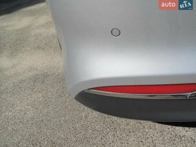 Сірий Кіа K5, об'ємом двигуна 2 л та пробігом 249 тис. км за 11150 $, фото 16 на Automoto.ua