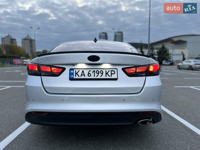 Сірий Кіа K5, об'ємом двигуна 2 л та пробігом 360 тис. км за 14200 $, фото 8 на Automoto.ua