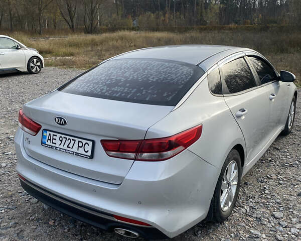 Сірий Кіа K5, об'ємом двигуна 2 л та пробігом 142 тис. км за 10000 $, фото 5 на Automoto.ua