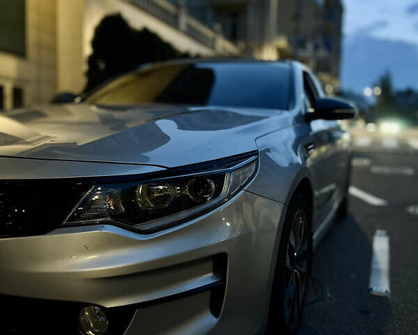 Сірий Кіа K5, об'ємом двигуна 2 л та пробігом 360 тис. км за 14200 $, фото 20 на Automoto.ua