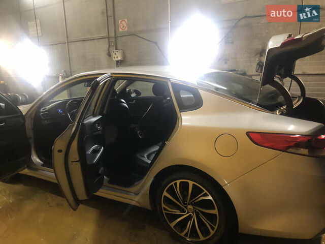 Серый Киа K5, объемом двигателя 2 л и пробегом 260 тыс. км за 14000 $, фото 6 на Automoto.ua