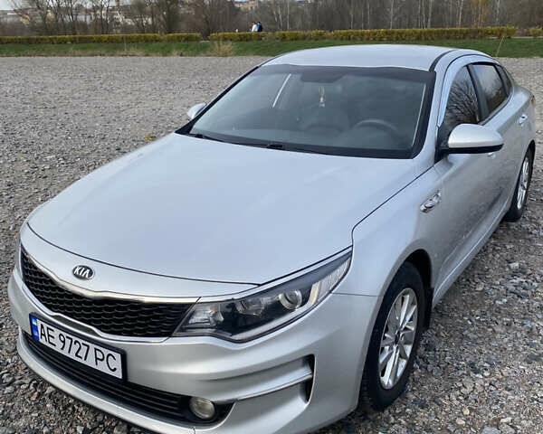 Сірий Кіа K5, об'ємом двигуна 2 л та пробігом 142 тис. км за 10000 $, фото 1 на Automoto.ua