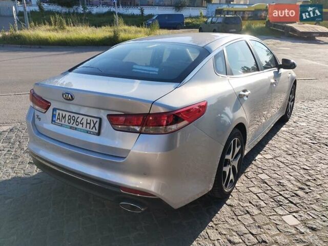 Серый Киа K5, объемом двигателя 2 л и пробегом 355 тыс. км за 10800 $, фото 4 на Automoto.ua