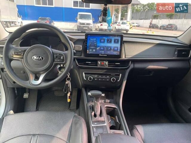 Серый Киа K5, объемом двигателя 2 л и пробегом 281 тыс. км за 11250 $, фото 13 на Automoto.ua