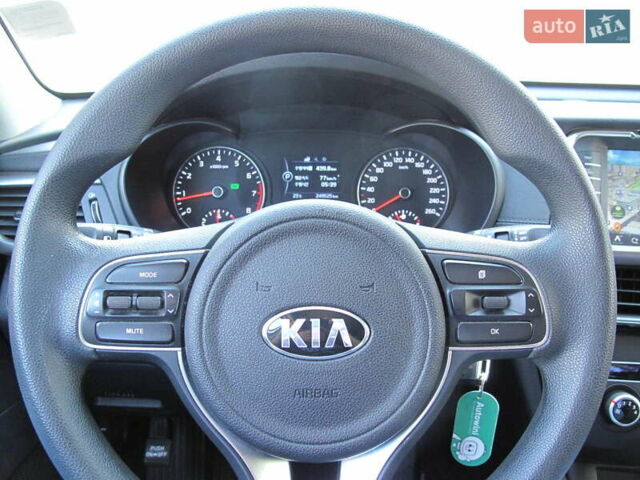 Сірий Кіа K5, об'ємом двигуна 2 л та пробігом 249 тис. км за 11150 $, фото 48 на Automoto.ua