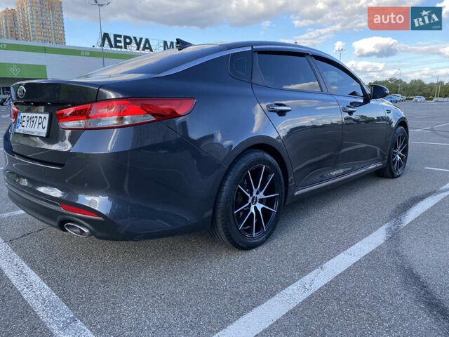 Серый Киа K5, объемом двигателя 2 л и пробегом 320 тыс. км за 14500 $, фото 7 на Automoto.ua
