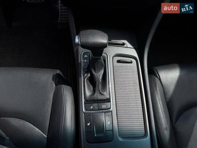 Сірий Кіа K5, об'ємом двигуна 2 л та пробігом 257 тис. км за 12200 $, фото 13 на Automoto.ua