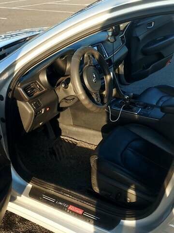 Серый Киа K5, объемом двигателя 2 л и пробегом 290 тыс. км за 12000 $, фото 17 на Automoto.ua