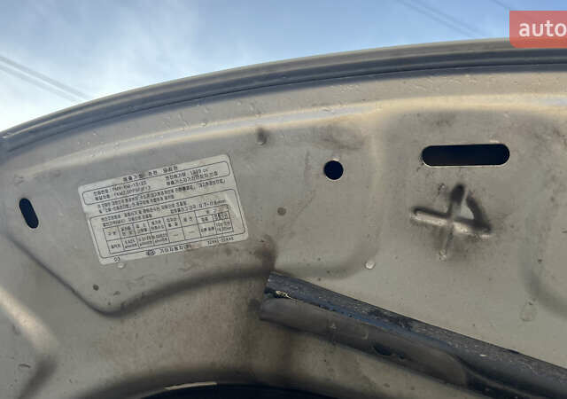 Сірий Кіа K5, об'ємом двигуна 2 л та пробігом 267 тис. км за 13700 $, фото 7 на Automoto.ua