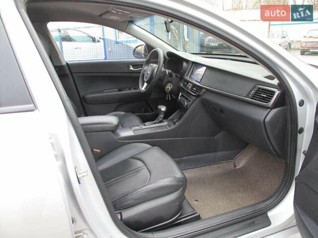 Серый Киа K5, объемом двигателя 2 л и пробегом 327 тыс. км за 11790 $, фото 40 на Automoto.ua