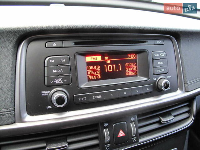 Сірий Кіа K5, об'ємом двигуна 2 л та пробігом 291 тис. км за 12800 $, фото 49 на Automoto.ua